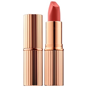 Matte Revolution увлажняющая помада