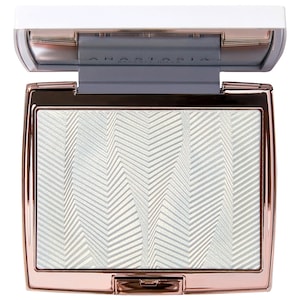 Iced Out Illuminating Powder Highlighter