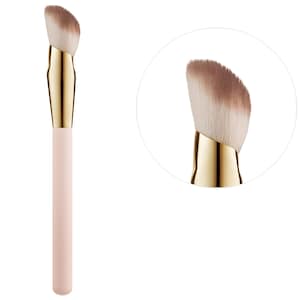 Кисть для румян Rare Beauty by Selena Gomez Soft Pinch Blush Brush