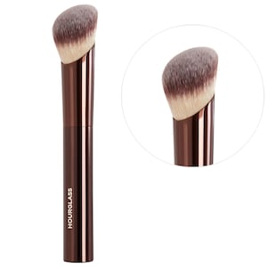 Кисть для тонального крема Ambient Soft Glow