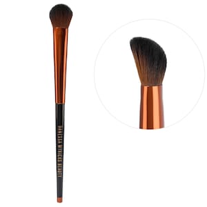 Danessa Myricks Beauty Кисть для консилера и скульптурирования лица Yummy Face 3.0 для жидких, кремовых или сухих текстур
