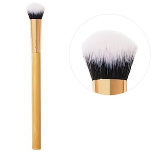 Кисть для консилера angled seamless finish paw brush