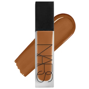 NARS Natural Matte матовый тональный крем средней-плотной маскировки