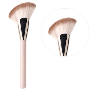 Скошенная кисть для пудры Angled Powder Brush