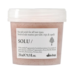 Очищающий скраб-гель SOLU Sea Salt Scrub Cleanser от Davines