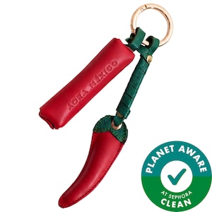 Подвеска Chili Bag Charm и кожаный чехол для сыворотки для губ