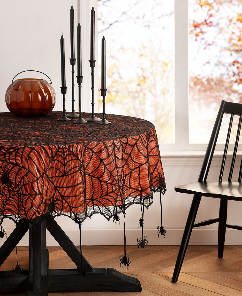 Скатерть Elrene Crawling Halloween Spider Lace Lined, 70" Round