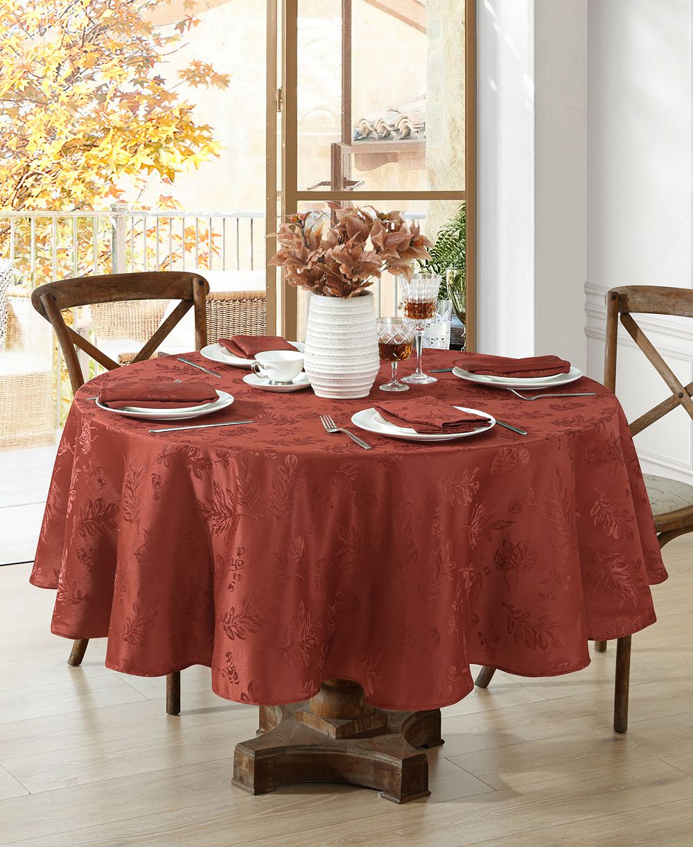 Скатерть Elrene Elegant Woven Leaves Jacquard Damask, 70" Круглая