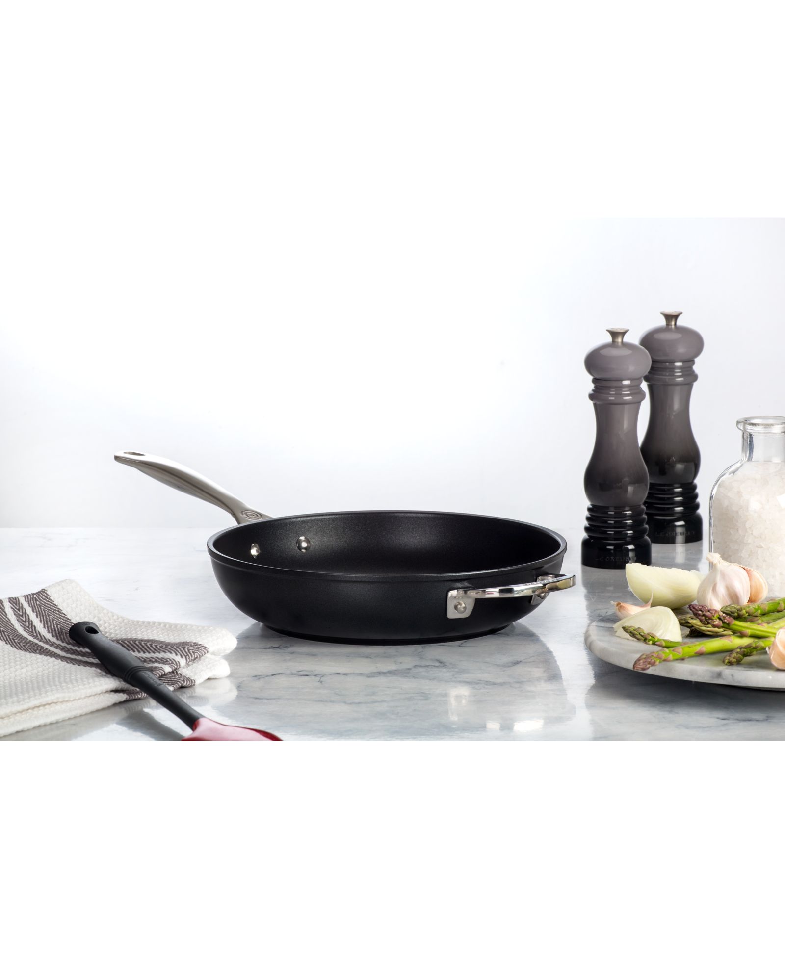 Сковорода Le Creuset Hard Anodized Aluminum Nonstick 11" Deep Fry Pan