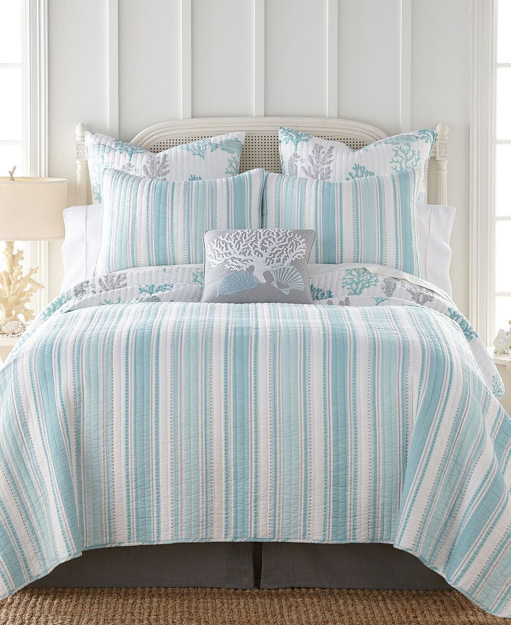 Двусторонний комплект из 2-х стеганых одеял Levtex Home Cape Coral Stripe, Twin