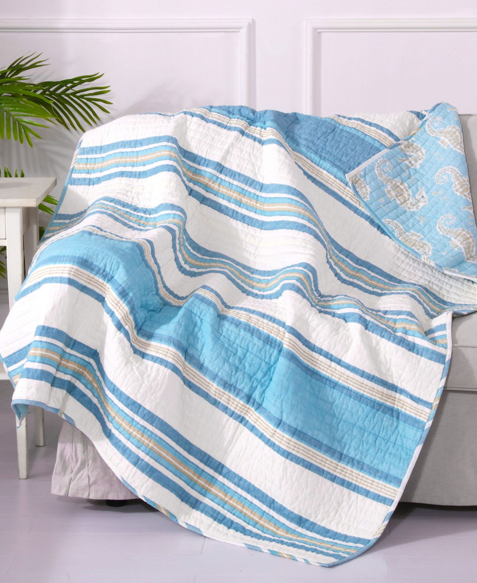 Levtex reversible стеганое покрывало Maui Stripe, 50" x 60"