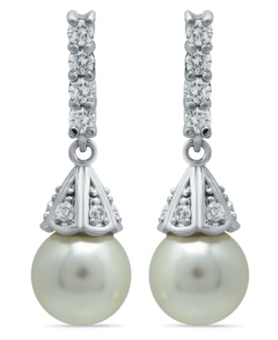 Серьги-подвески в винтажном стиле с имитацией жемчуга и Cubic Zirconia в серебряном напылении