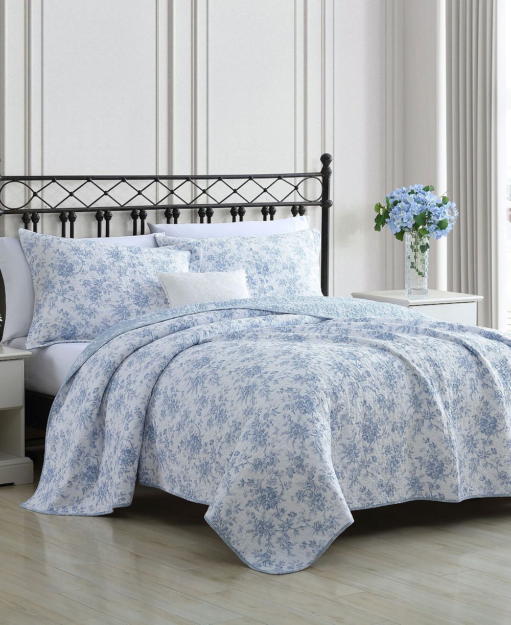 Laura Ashley Walled Garden Reversible 3 Piece Quilt Set, Full/Queen