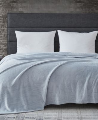 Kenneth Cole Reaction Solid Ultra Soft Plush Blanket, Full/Queen