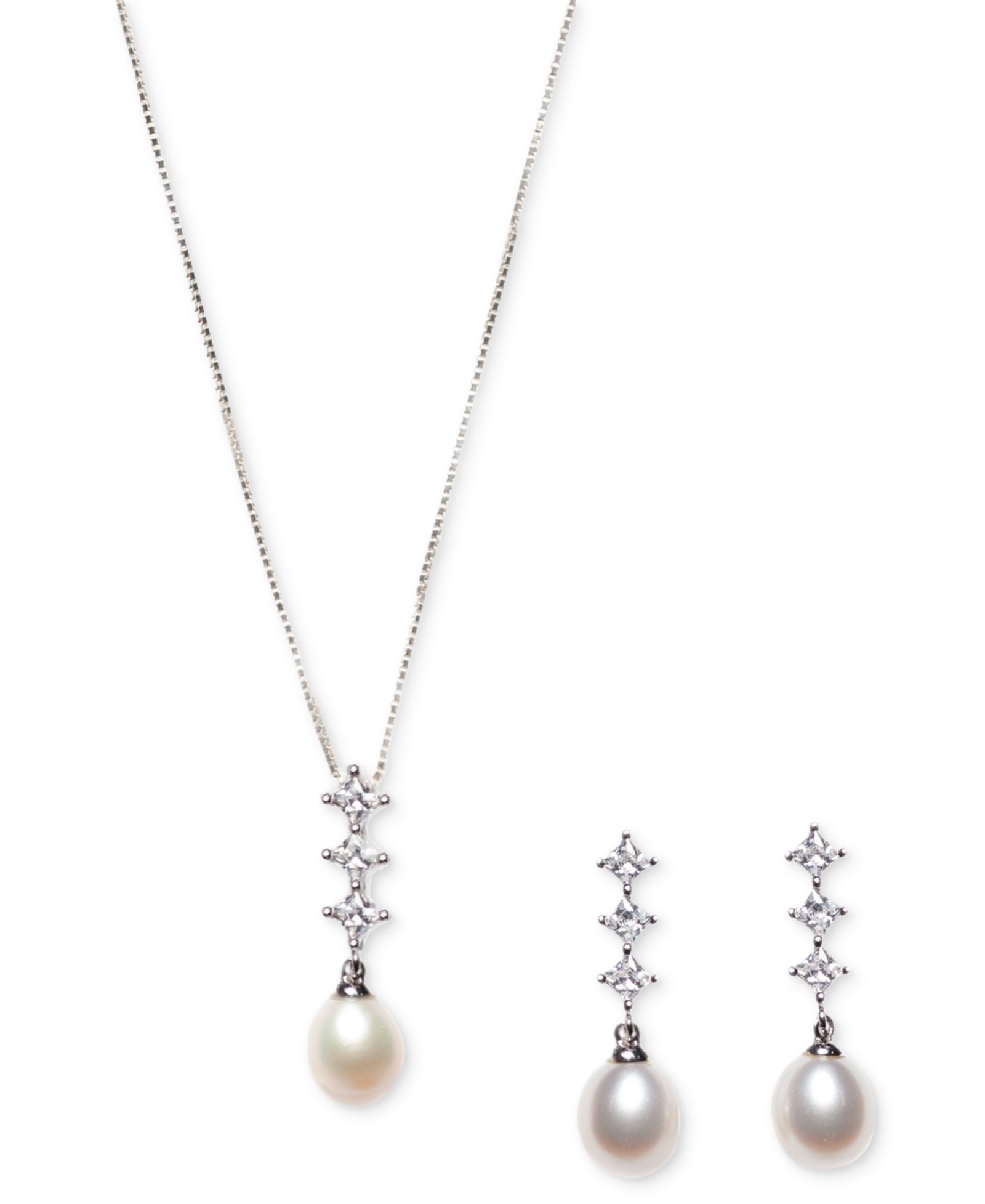 Macy's Набор из ожерелья и сережек с натуральным речным жемчугом (7x9mm) и Cubic Zirconia из стерлингового серебра