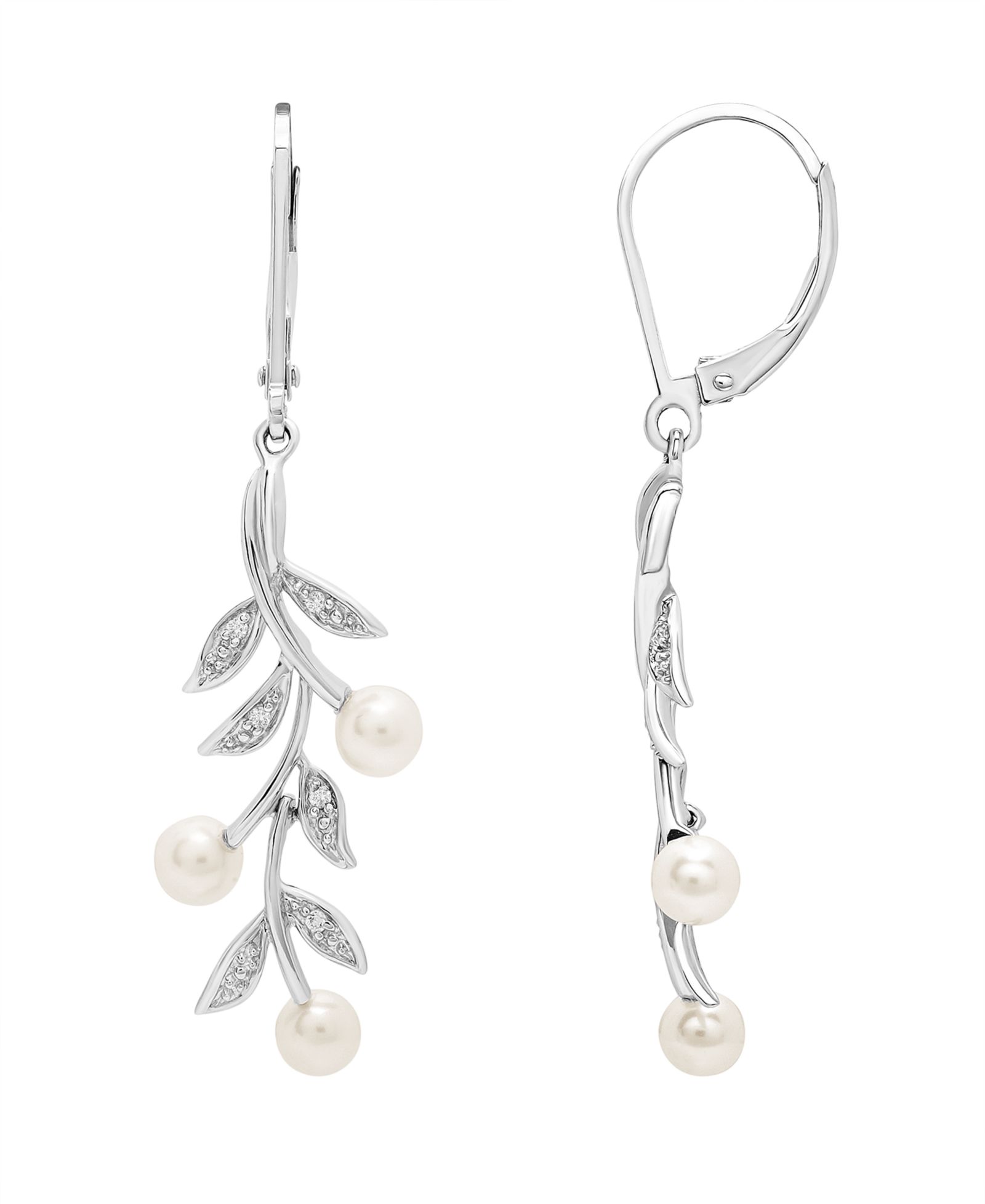 Macy's серьги с культивированным речным жемчугом (4mm) и бриллиантом (1/20 ct. t.w.) из стерлингового серебра