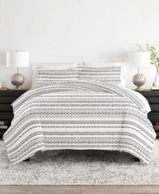 ienjoy Home Ultra Soft Romantic Damask 2-Pc. Duvet Cover Set, Twin/Twin XL