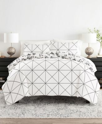 ienjoy Home Ultra Soft Edgy Flowers 3-Pc. Reversible Duvet Cover Set, Full/Queen