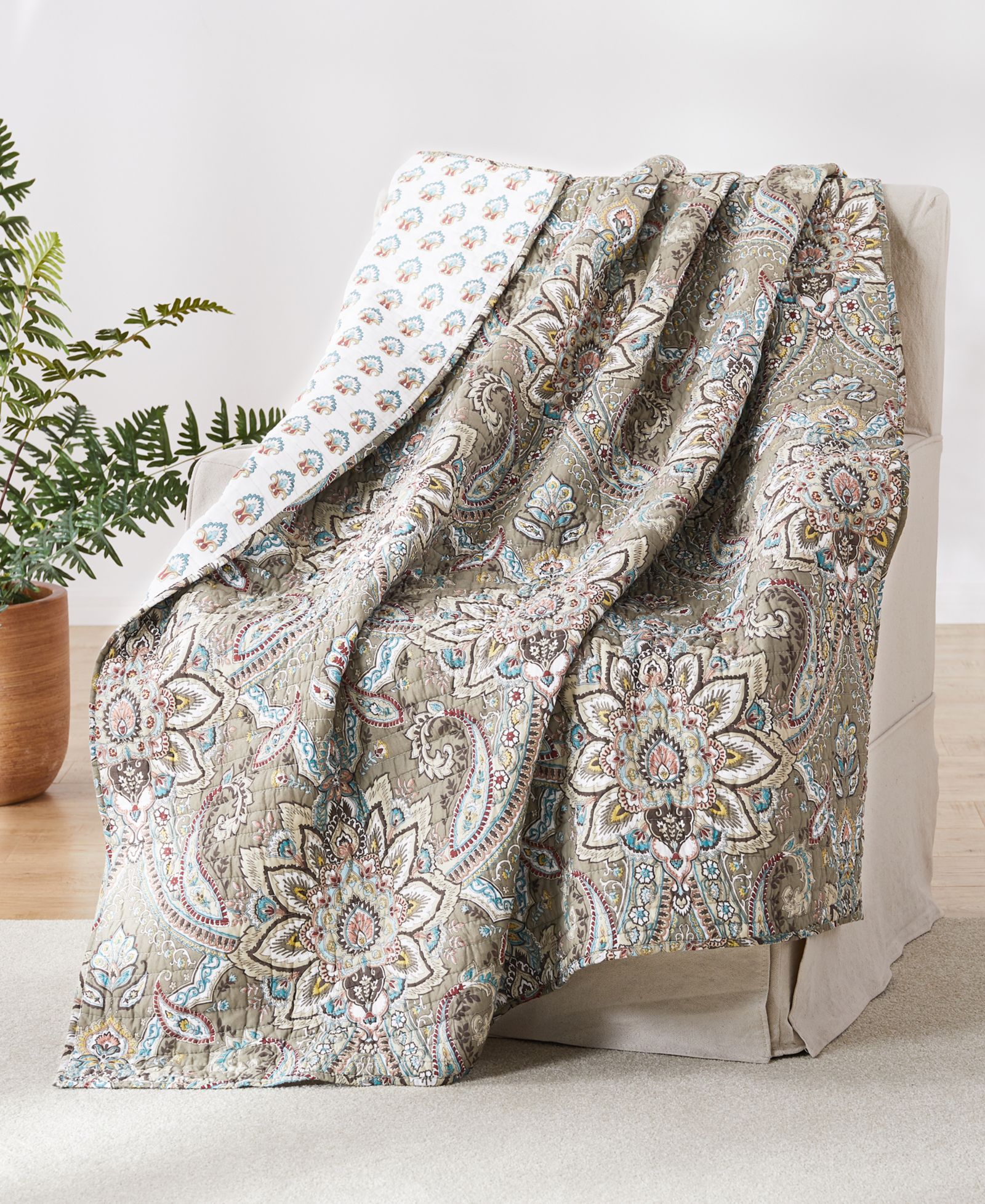Levtex Kassandra Quilted Throw, 50" x 60"
