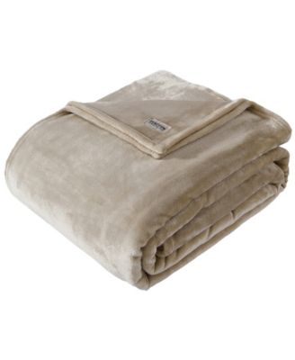 Kenneth Cole Reaction Solid Ultra Soft Plush Blanket, Full/Queen