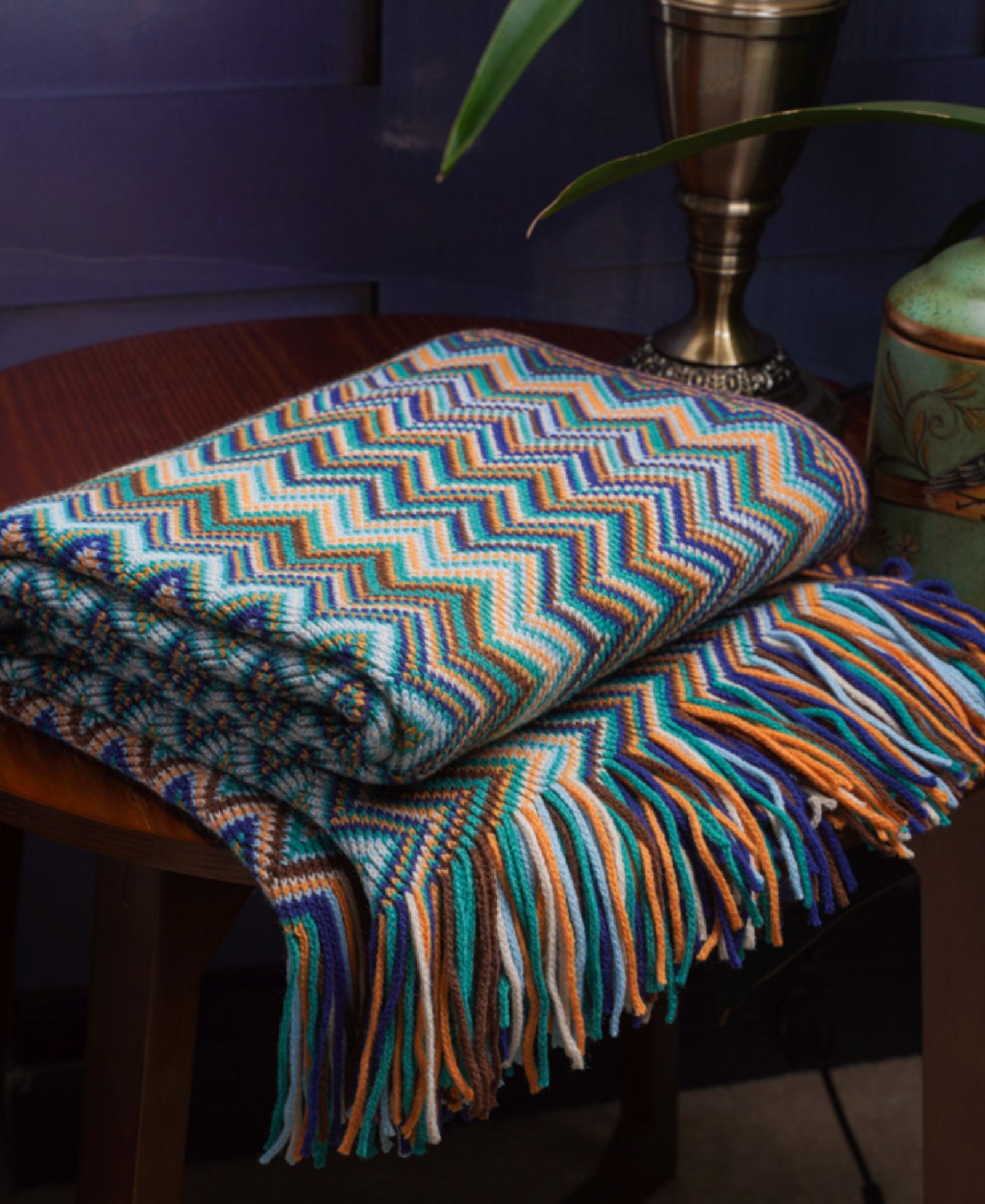 Плед Happycare Textiles Multi-Color Chevron Pattern, 60" x 50"