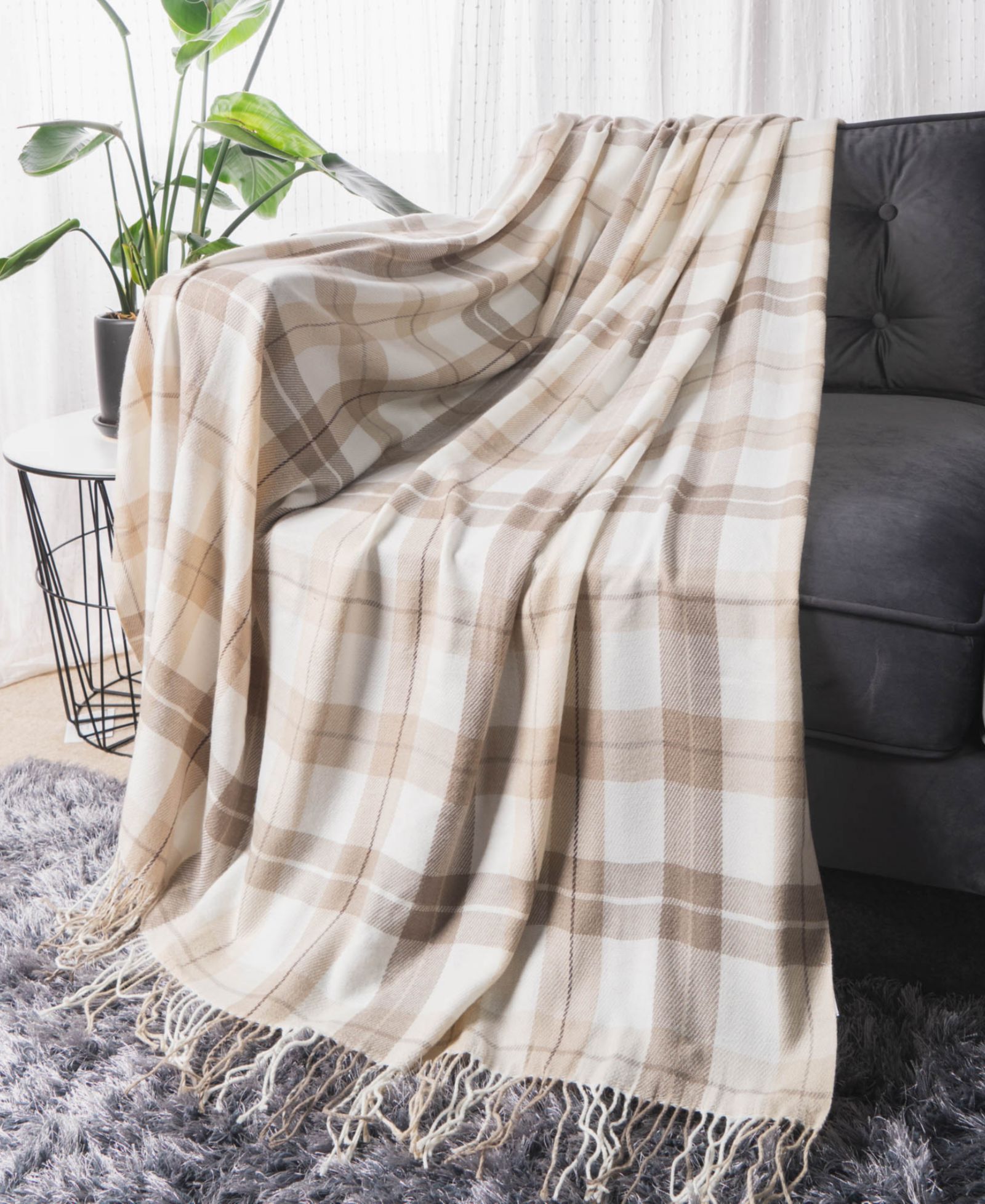 Плед в клетку Happycare Textiles Yarn-Dyed Woven Plaid Fringe, 60" x 50"