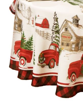 Праздничная овальная скатерть Vintage Christmas Tree Farm 60" x 84"