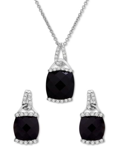 Macy's Подвеска Onyx & Diamond (1/10 ct. tw.) и парные серьги Stud Earrings в серебре Sterling Silver 2-Pc. Set