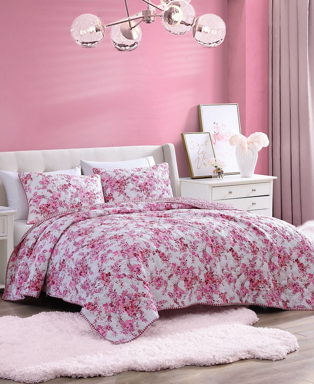 Betsey Johnson 3 Piece Floral Vineyard Quilt Set, Full/Queen