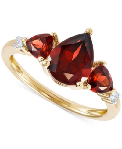 Кольцо с гранатом (2-3/4 ct. t.w.) и бриллиантом (1/20 ct. t.w.) в 14k Gold