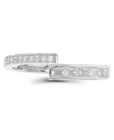 Macy's Кольцо с кубическим цирконием в Sterling Silver