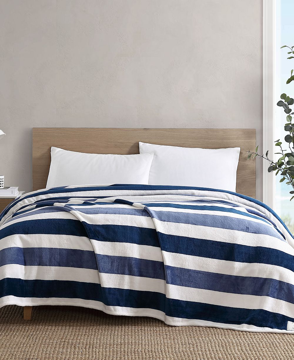 Nautica Мягкое флисовое одеяло Awning Stripe, Twin