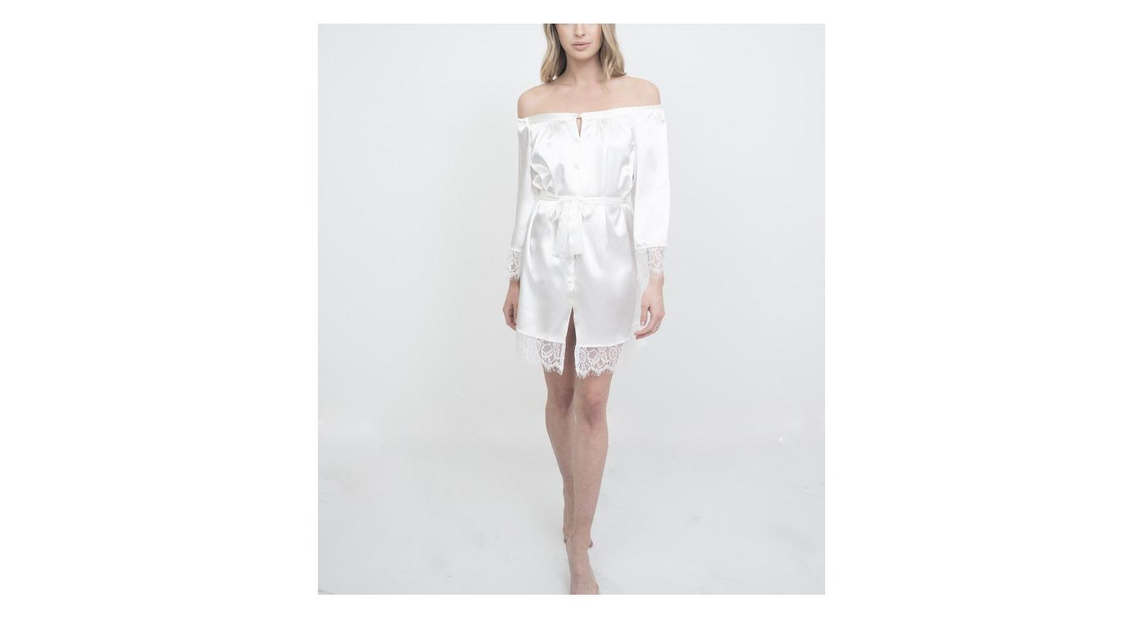 Le Laurier Bridal Women's Bridal Off-The-Shoulder Lace Trim The Hair and Makeup Robe