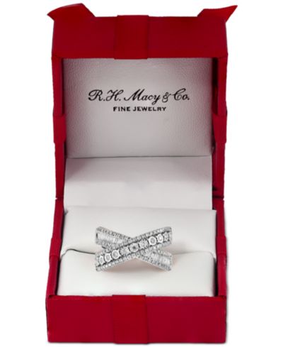 Кольцо EFFY® Diamond Round & Baguette Crossover Statement в белом золоте (3/4 ct. t.w.)