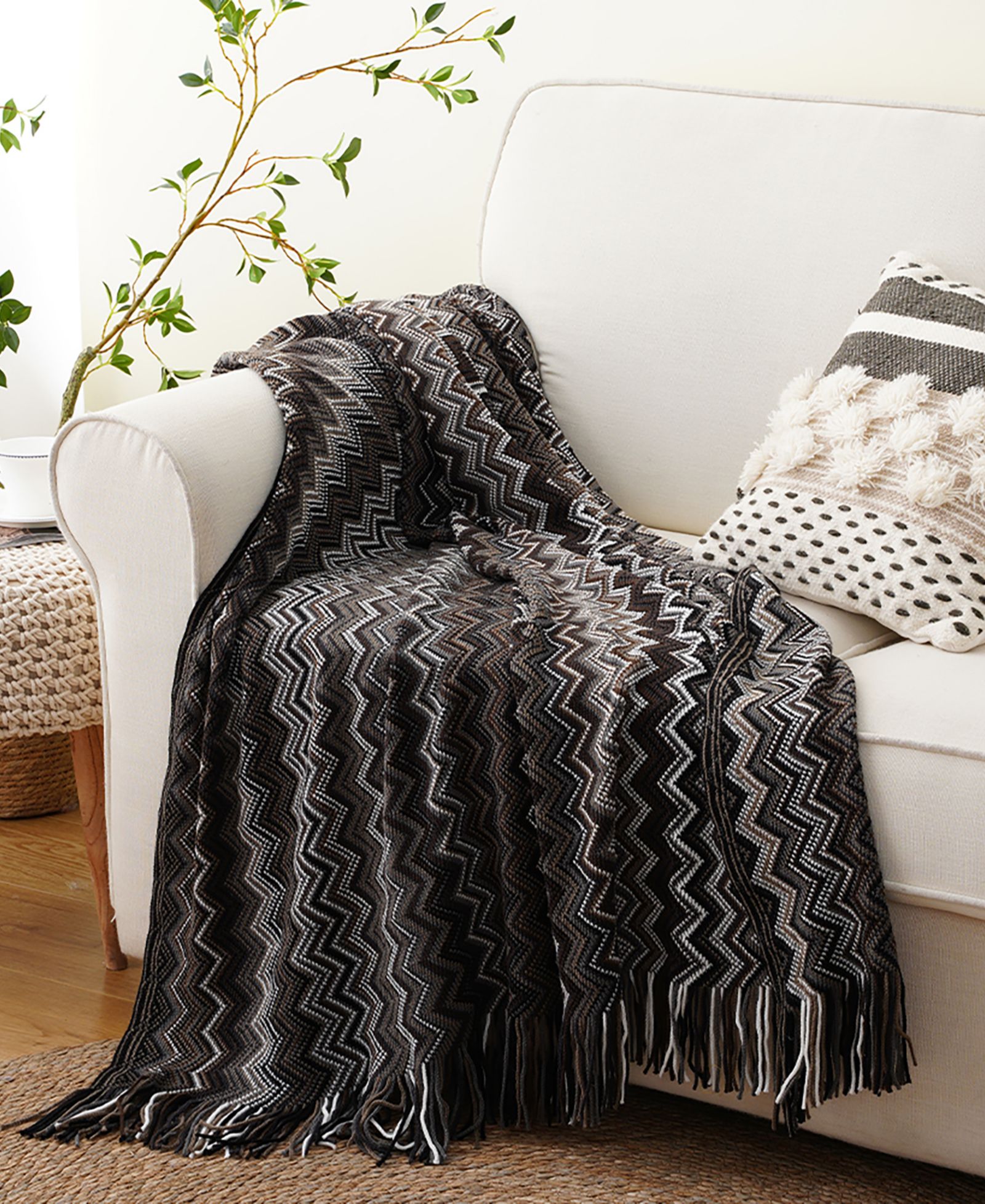 Богемский вязаный плед Battilo Lifestyle Colorful Chevron, 51" x 80"