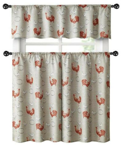 Kate Aurora набор из 3-х кухонных штор (tier и valance) с принтом Red Rooster Barn, Country Farmhouse