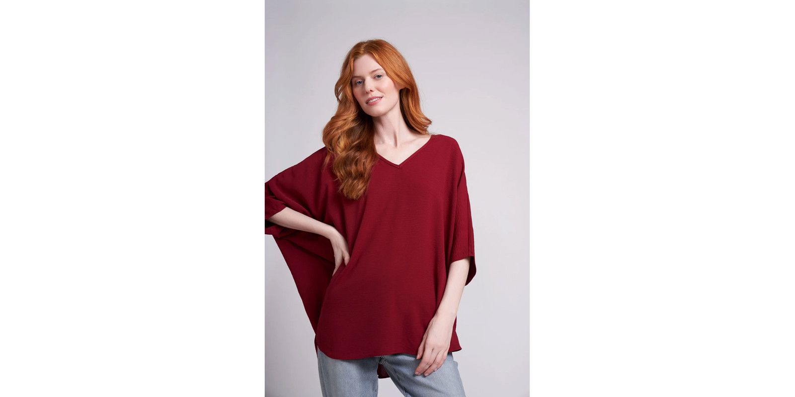 Caldwell Collection Women's Claire Very Oversided Lightwieght V-Neck Top