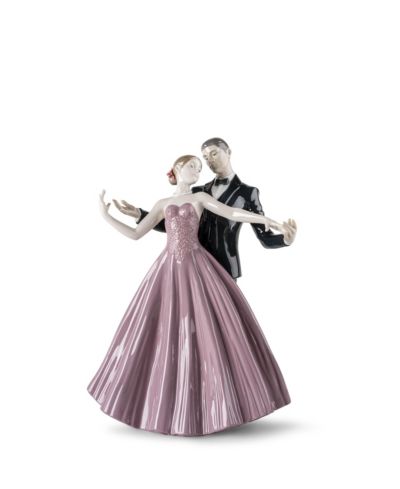Lladró Anniversary Waltz Couple Sculpture