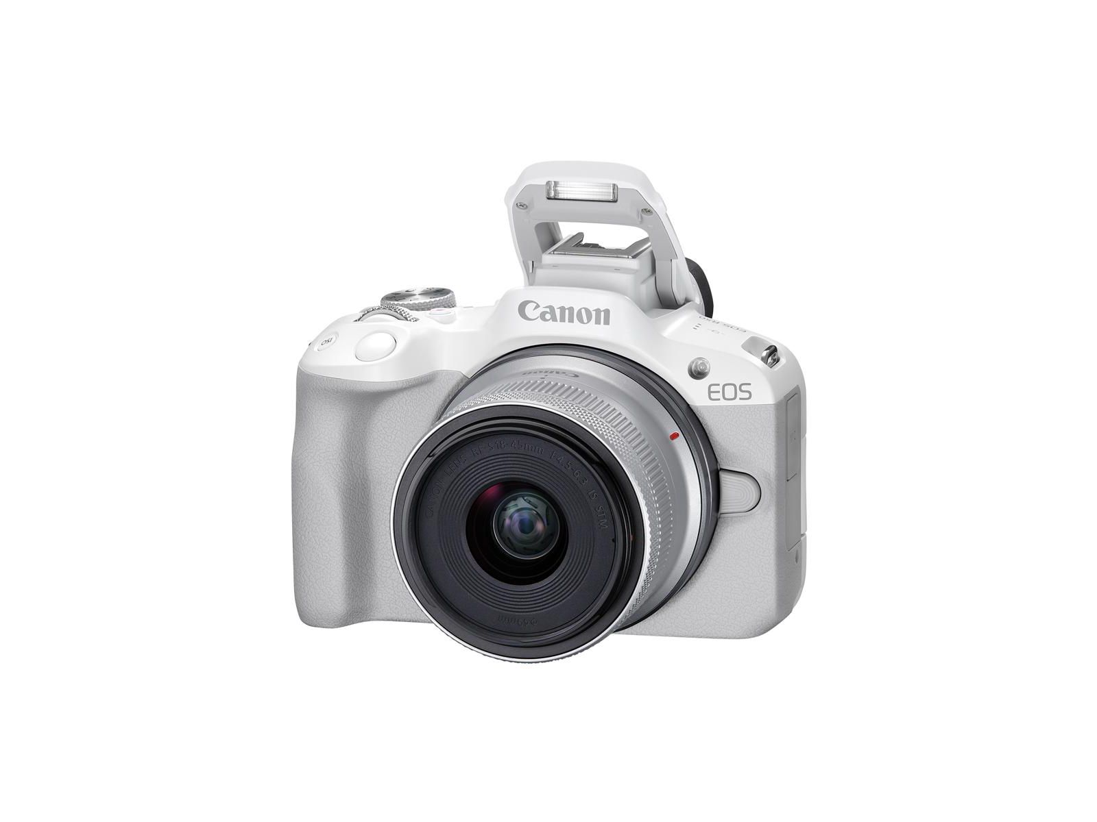 Зеркальная камера Canon EOS R50 с объективом 18-45mm