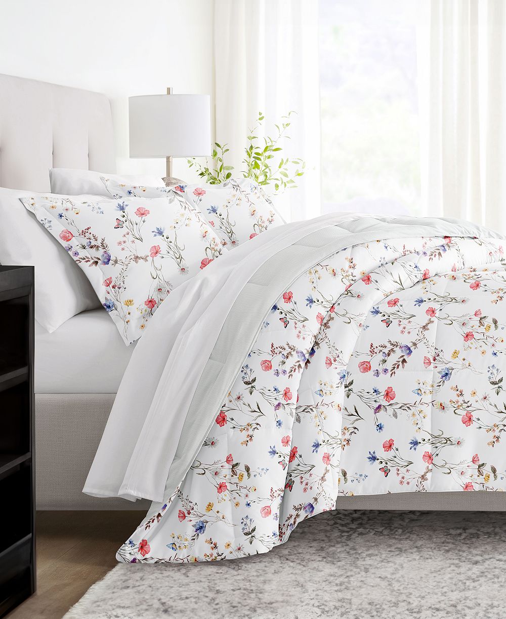 ienjoy Home Meadow Floral Stripe 2-Piece Comforter Set, Twin/Twin XL