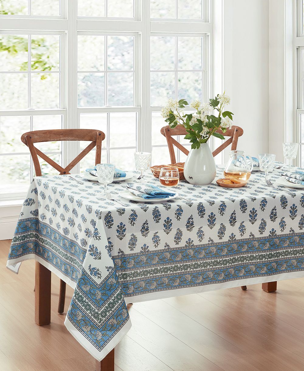 Скатерть Tropez Block Print Stain Water Resistant 60" x 144"