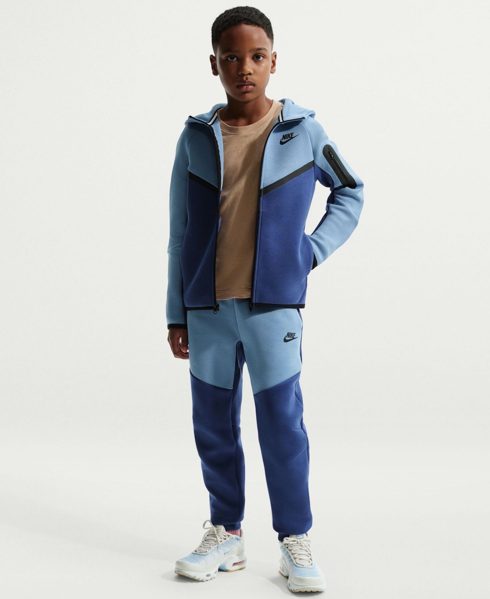Nike Boys' and Girls' 7-20 Sportswear Tech Fleece Jogger Pants