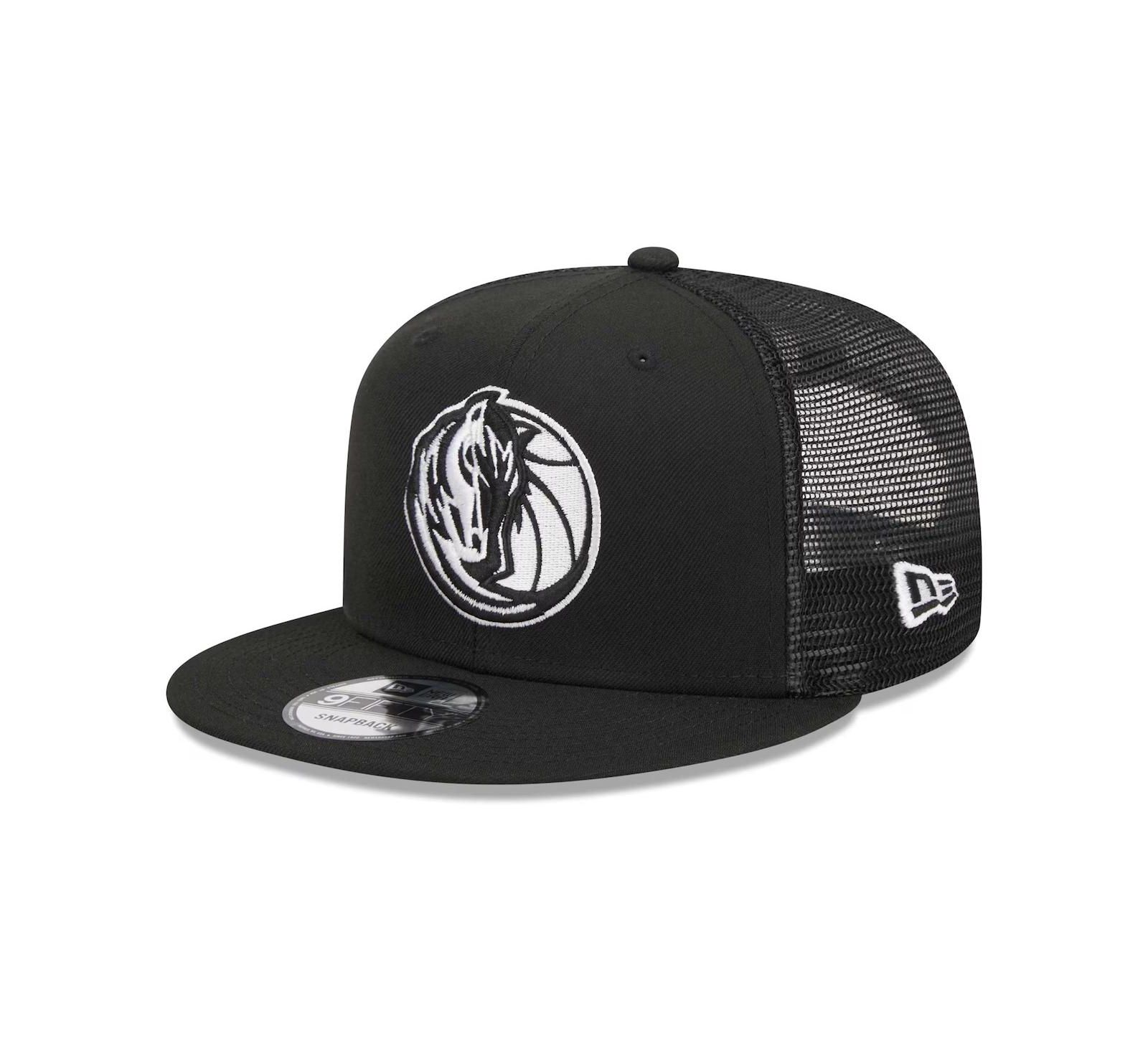 New Era Men's Black Dallas Mavericks Evergreen 9FIFTY Trucker Snapback Hat