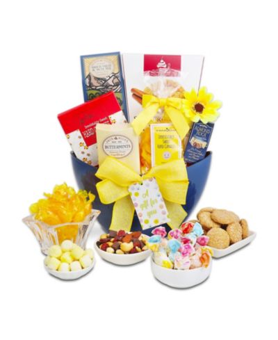 Alder Creek Gift Baskets All Smiles Sweet Treat Gift Tote, 7 Piece