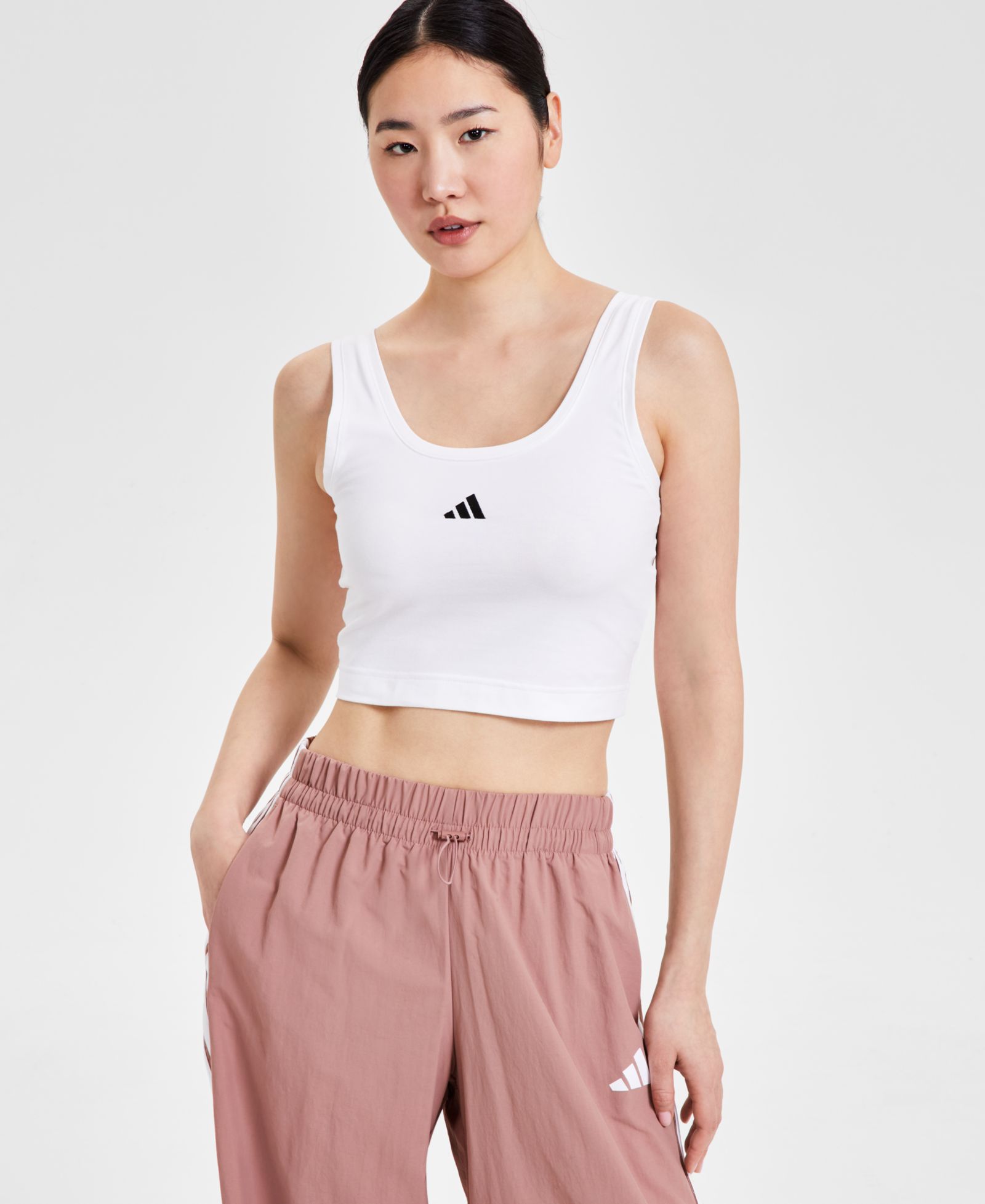 adidas Женский хлопковый топ Essentials с маленьким логотипом
