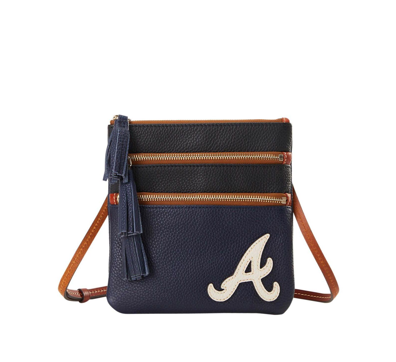 Dooney & Bourke Atlanta Braves Infield Triple Zip Crossbody сумка через плечо