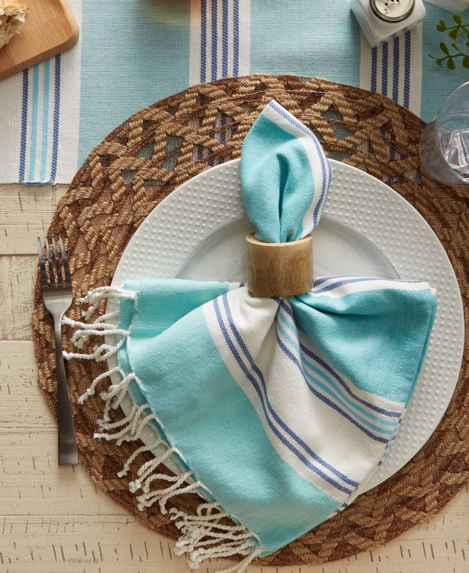 Design Imports  Woven Polyester Round Placemat Set of 6