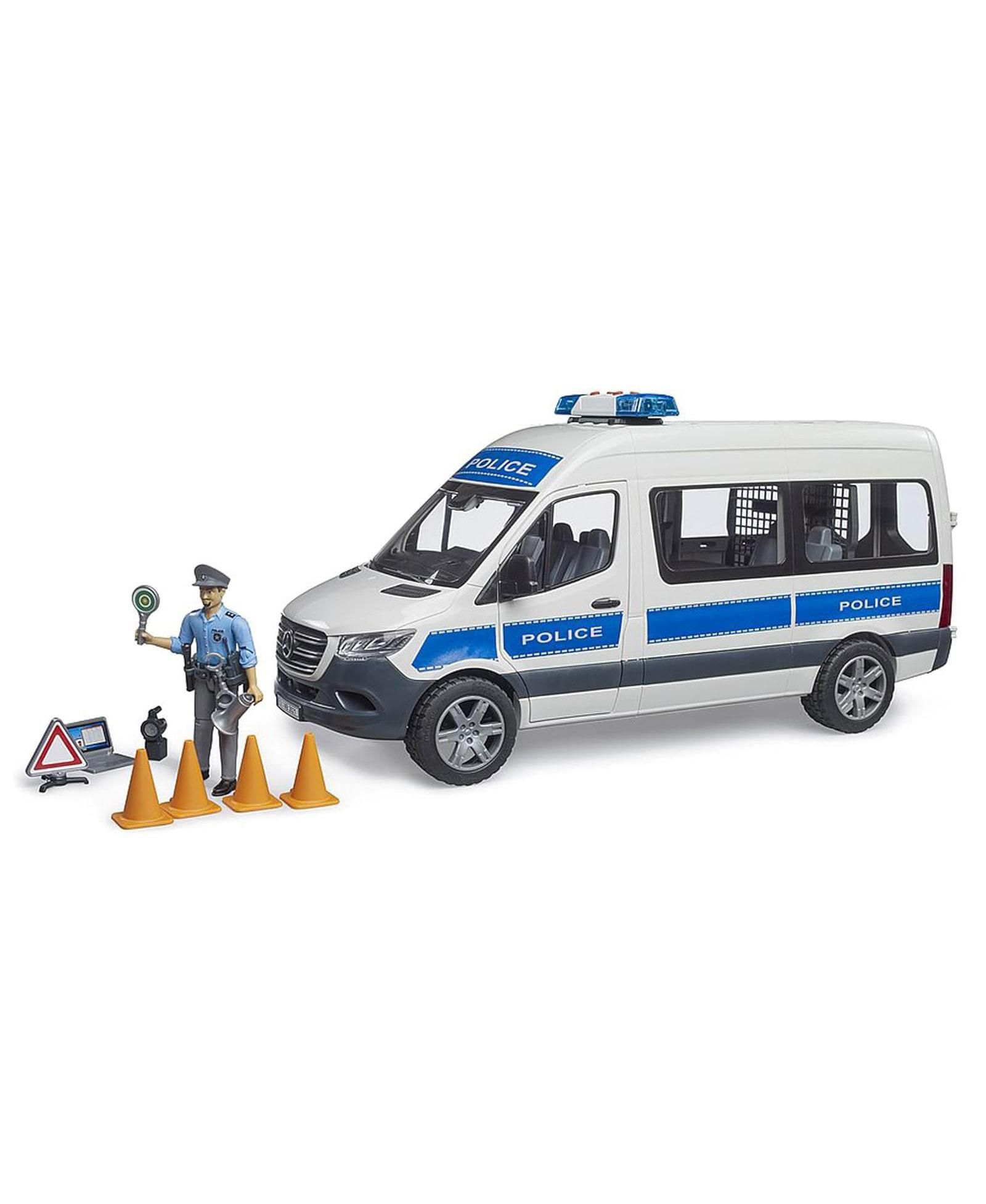 Bruder полицейская машина MB Sprinter 1/16 с модулем света и звука