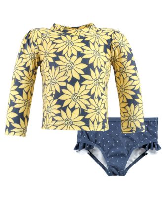 Yellow daisy