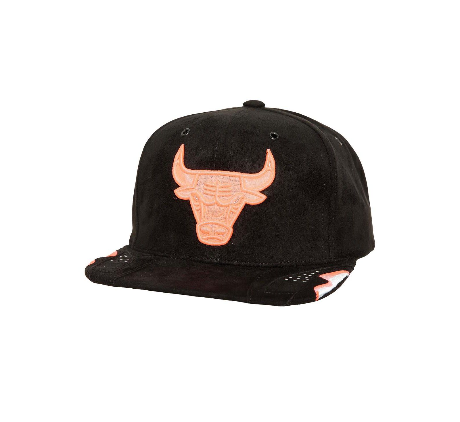 Mitchell & Ness Men's Black Chicago Bulls Day 6 Snapback Hat
